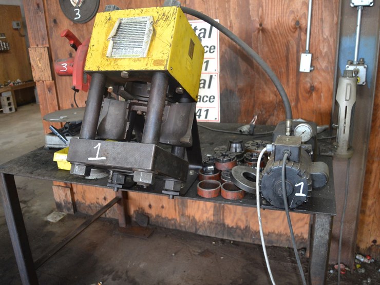 weather-head-hydraulic-hose-machine-w/-steel-table-image-2