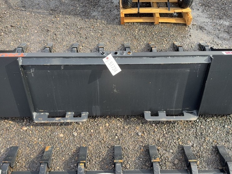 #2038-•-trubilt-72"-skid-steer-tooth-bucket-image-2