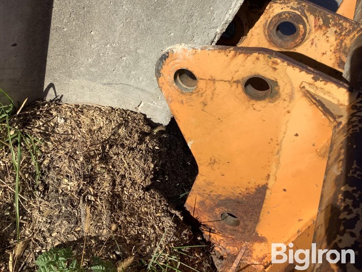 universal-skid-steer-to-mini-excavator-mount-adapter-image-9