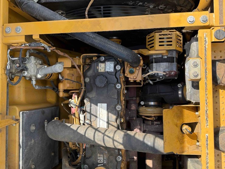 2014-caterpillar-328d-lcr-image-11