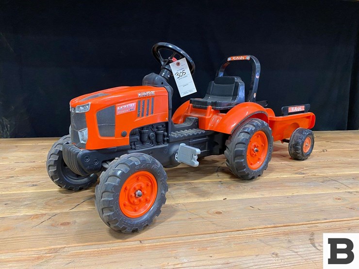 kubota-m7171-premium-kvt-toy-pedal-tractor-and-trailer-image-1