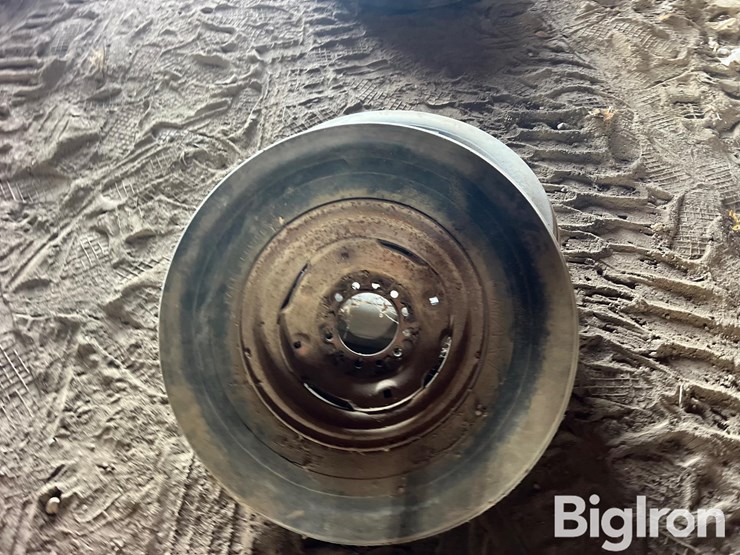 implement-9.5l-15sl-tires-image-7