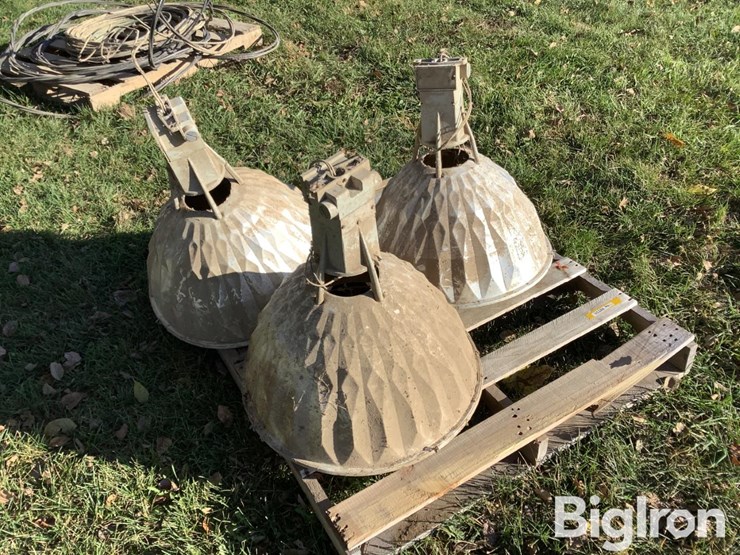 gymnasium-/-barn-lights-image-2