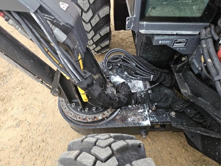 kubota-m6s-111-image-17