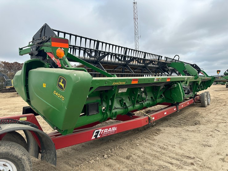 2017-john-deere-640fd-image-1