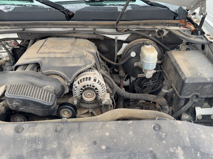 #3020-•-2009-chevy-silverado-z71-pickup-truck-image-24