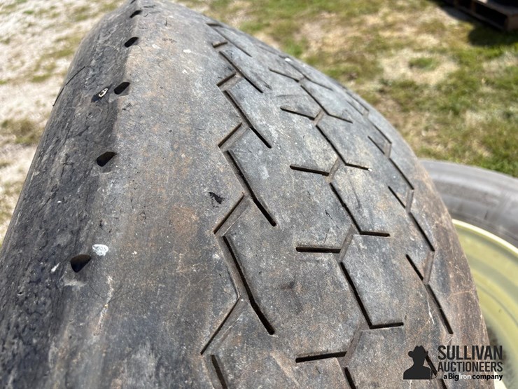 unverferth-8x8-rim-w/-425/65r22.5-tire-&-spare-image-9