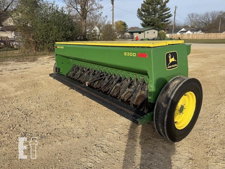 john-deere-8300-image-7