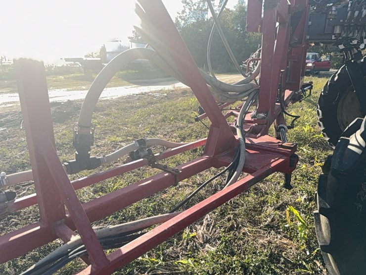 case-ih-3185-patriot-sprayer-image-14