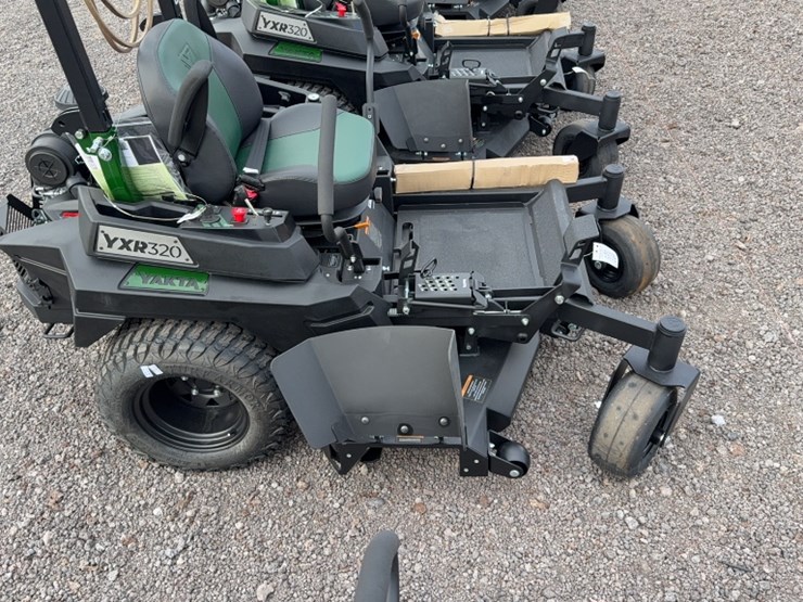 #3078-•-yakta-yxr-320-zero-turn-lawn-mower-image-7