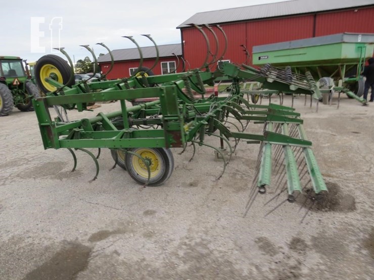 john-deere-1010-image-9