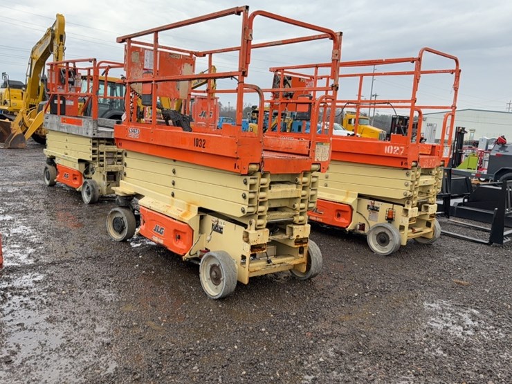 2015-jlg-3246es-image-7