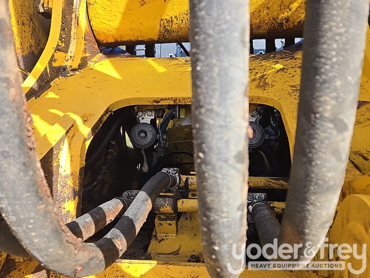 2022-komatsu-pc490-lc-11-image-45