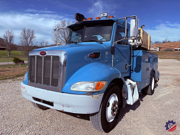 2012-peterbilt-337-image-11