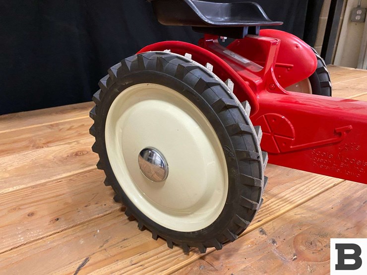 cockshutt-70-toy-pedal-tractor-image-8