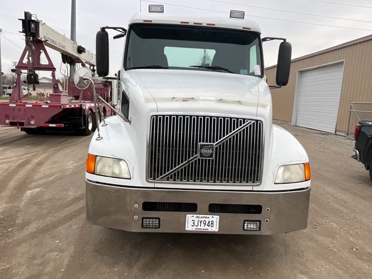 2002-volvo-vnl-day-cab-image-4