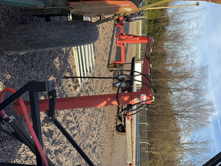 new-holland-252-image-2