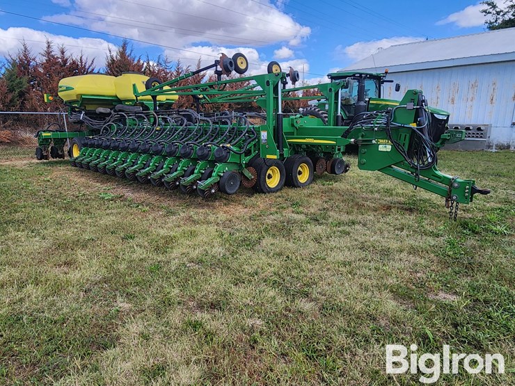 2013-john-deere-db60-image-3