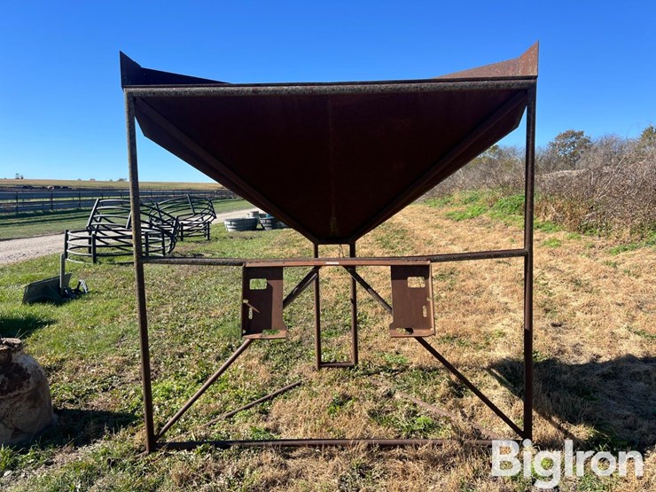 feed/seed-bulk-storage-chute-image-2