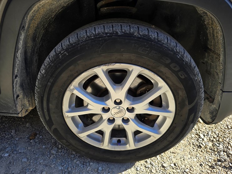 2016-jeep-cherokee-image-80