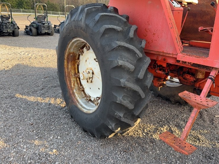 #3049-•-allis-chalmers-tractor-image-7
