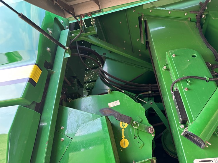 2015-john-deere-s680-image-43