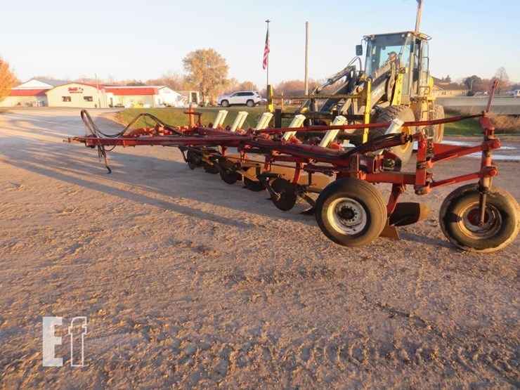 international-720-image-1