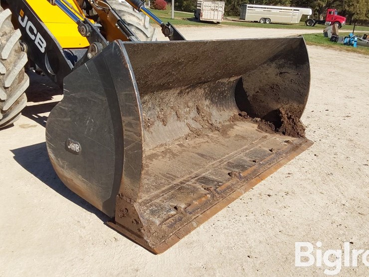 2017-jcb-427-image-17