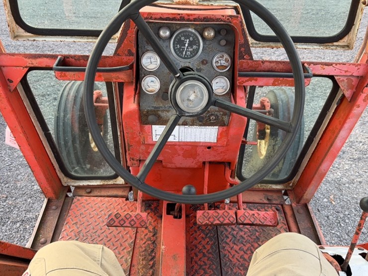 #3049-•-allis-chalmers-tractor-image-18