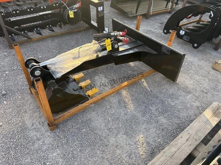 2025-giyi-bk56-backhoe-arm-for-skid-steer-image-1