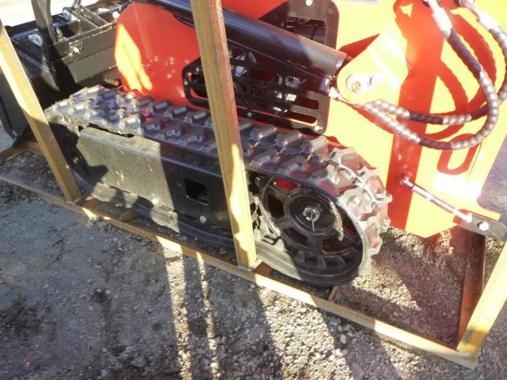 2025-agt-lrt23-skid-steer-track-loader-image-17