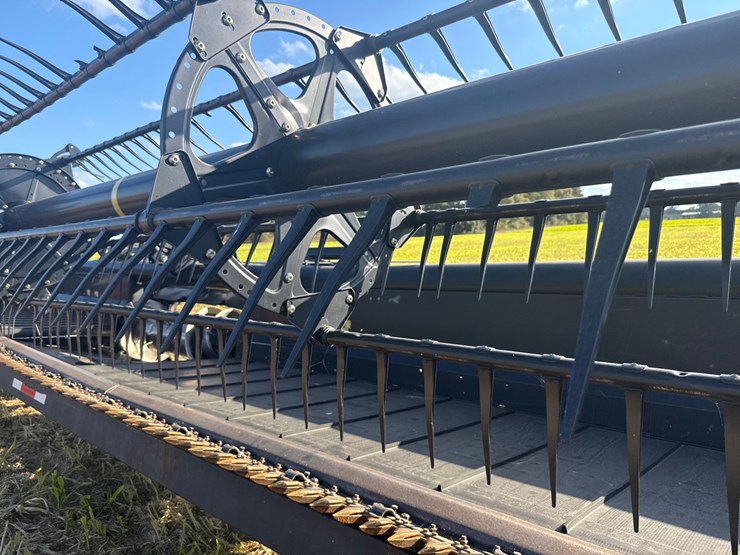 2014-macdon-40-foot-flex-draper-head----header-cart-not-included-image-32