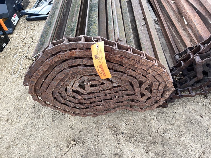 #1070-•-new-idea-manure-spreader-apron-image-11