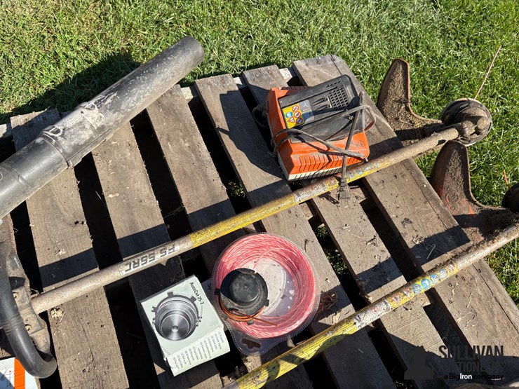 misc-pallet-of-gasoline-stihl-tools-image-10