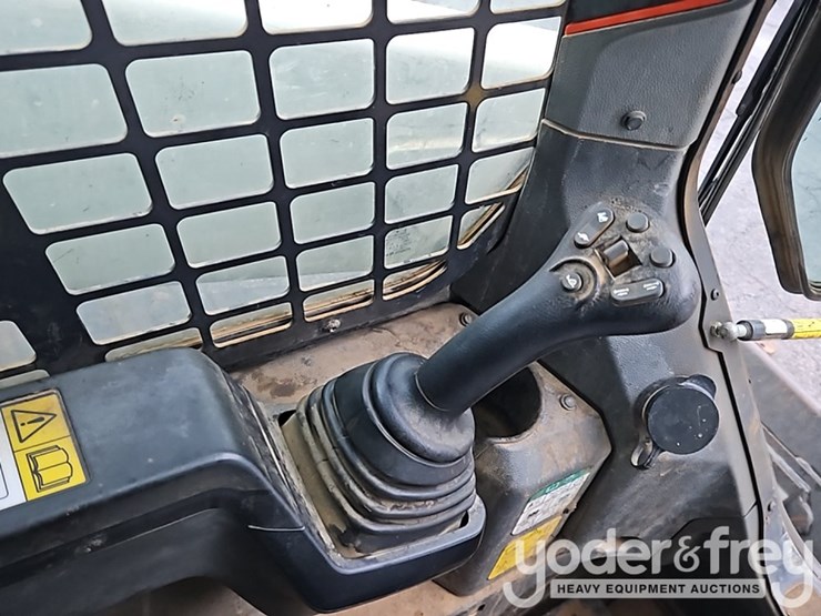 2020-bobcat-t76-image-30