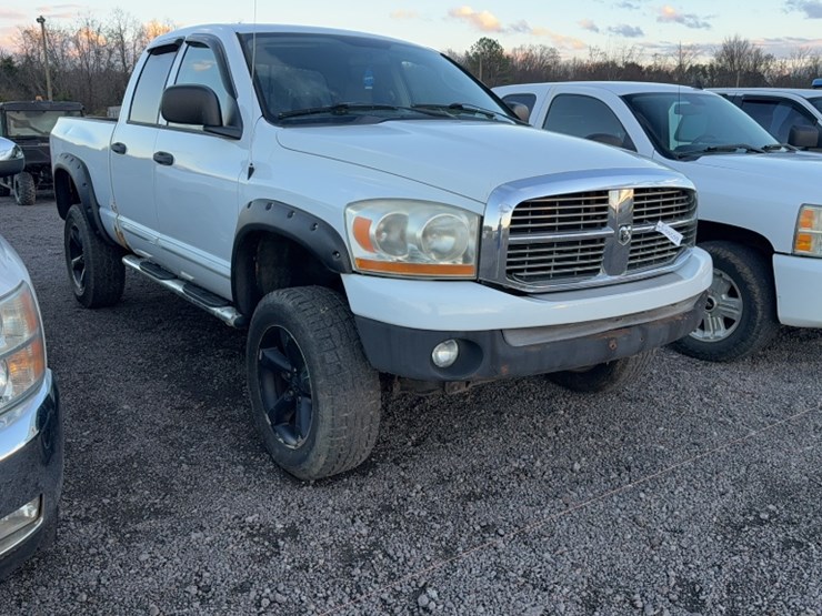 2006-dodge-1500-image-3