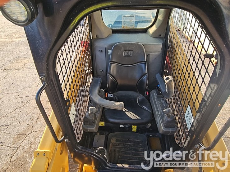 2023-caterpillar-259d3-image-27