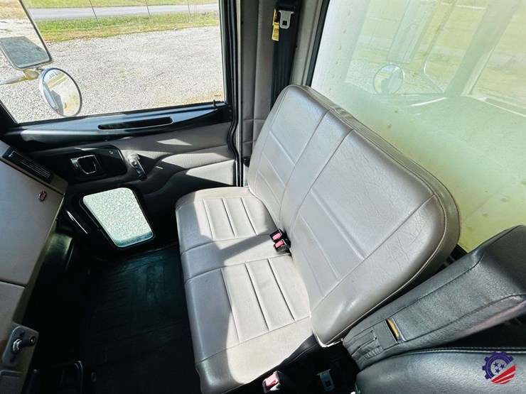 2007-peterbilt-340-image-165