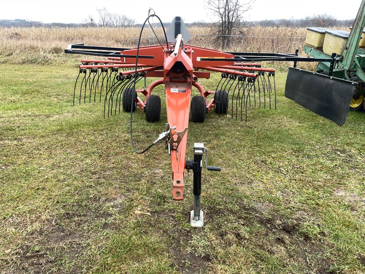 #1054-•-2025-pequea-rotary-rake-image-2