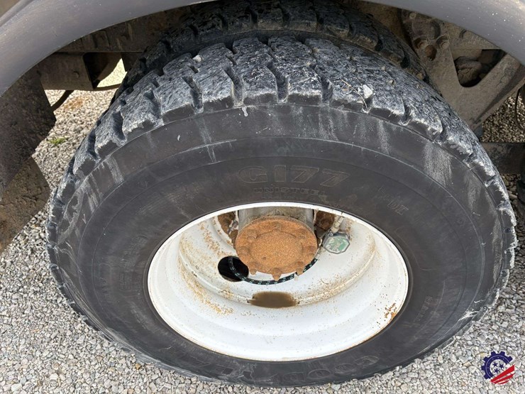 2009-kenworth-t800-image-25