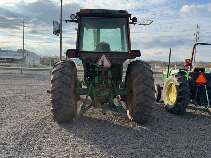 john-deere-4440-image-11