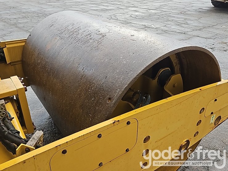 2013-caterpillar-cs44-image-10