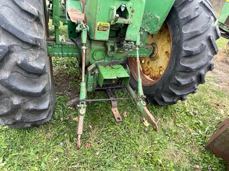 john-deere-4010-image-22