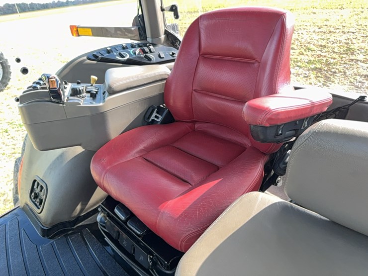 case-ih-magnum-335-image-97