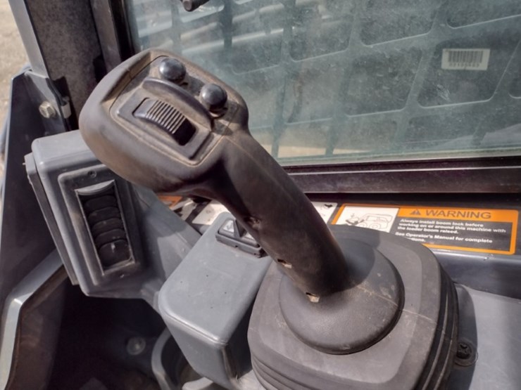 23-deere-331g-image-9