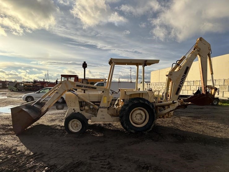 1975-ford-445a-image-5