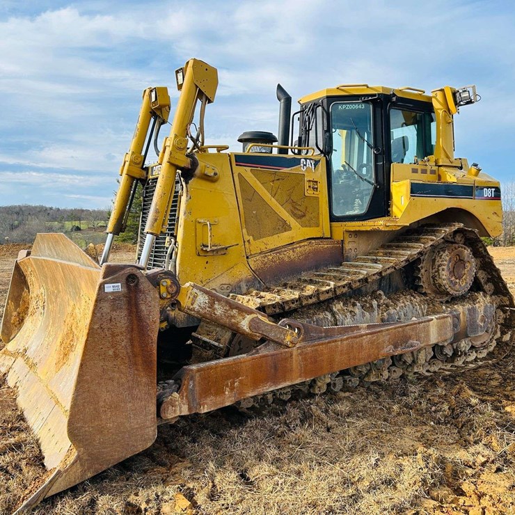 2005 CATERPILLAR D8T