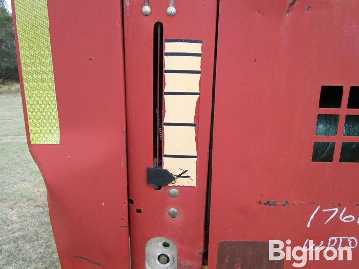 2003-new-holland-br780-image-14