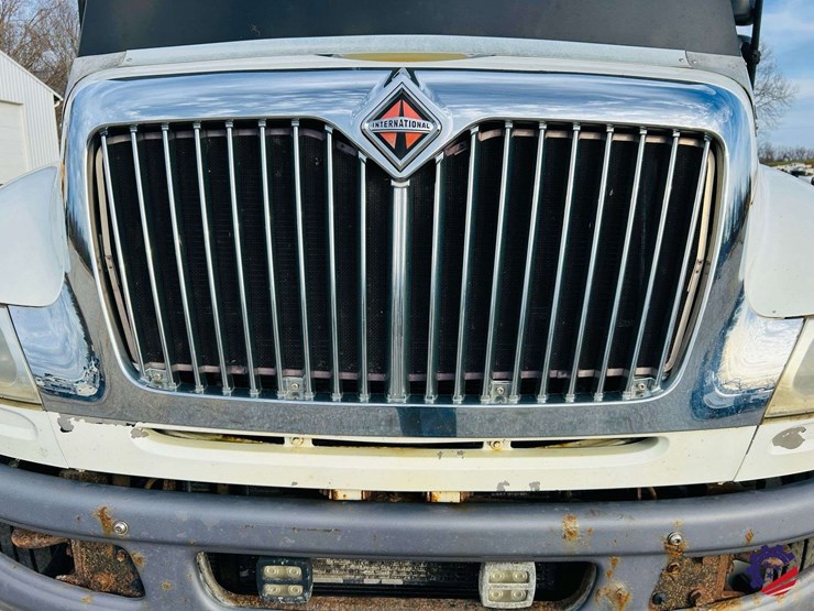 2013-international-durastar-4400-image-11