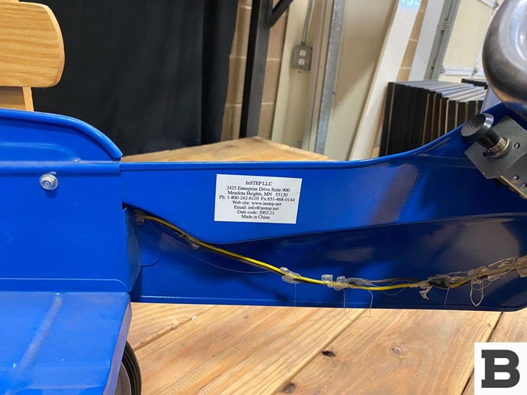 instep-toy-pedal-delivery-truck-image-8